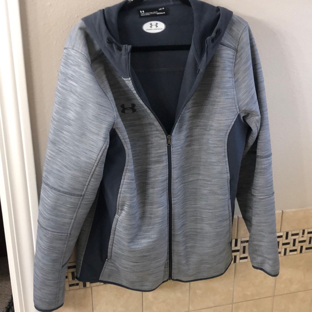 UA grey swacket